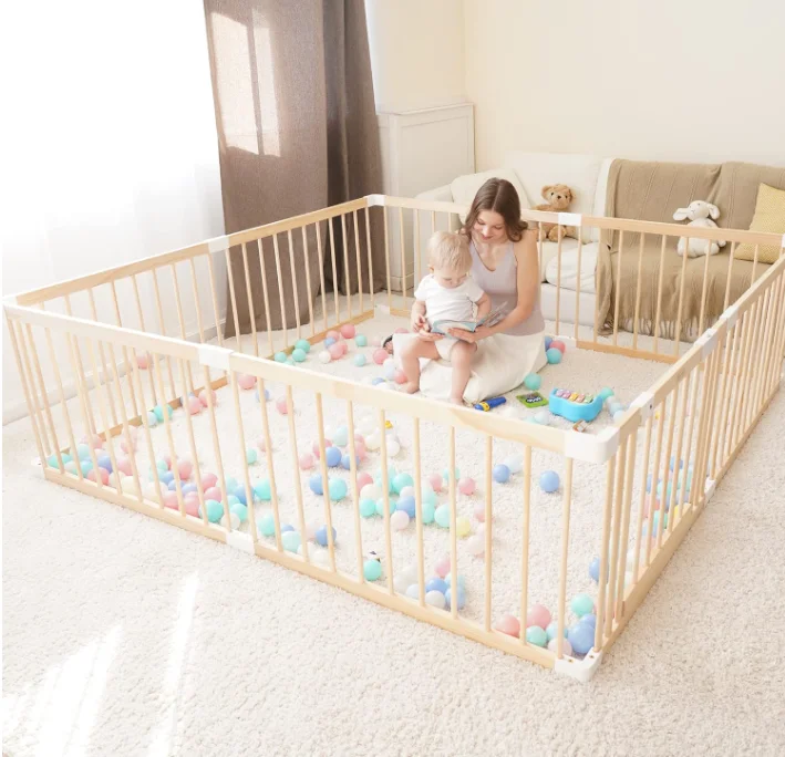 Lightweight Wooden Large Baby Playard Safety Baby Play Fence with Locking Gate
