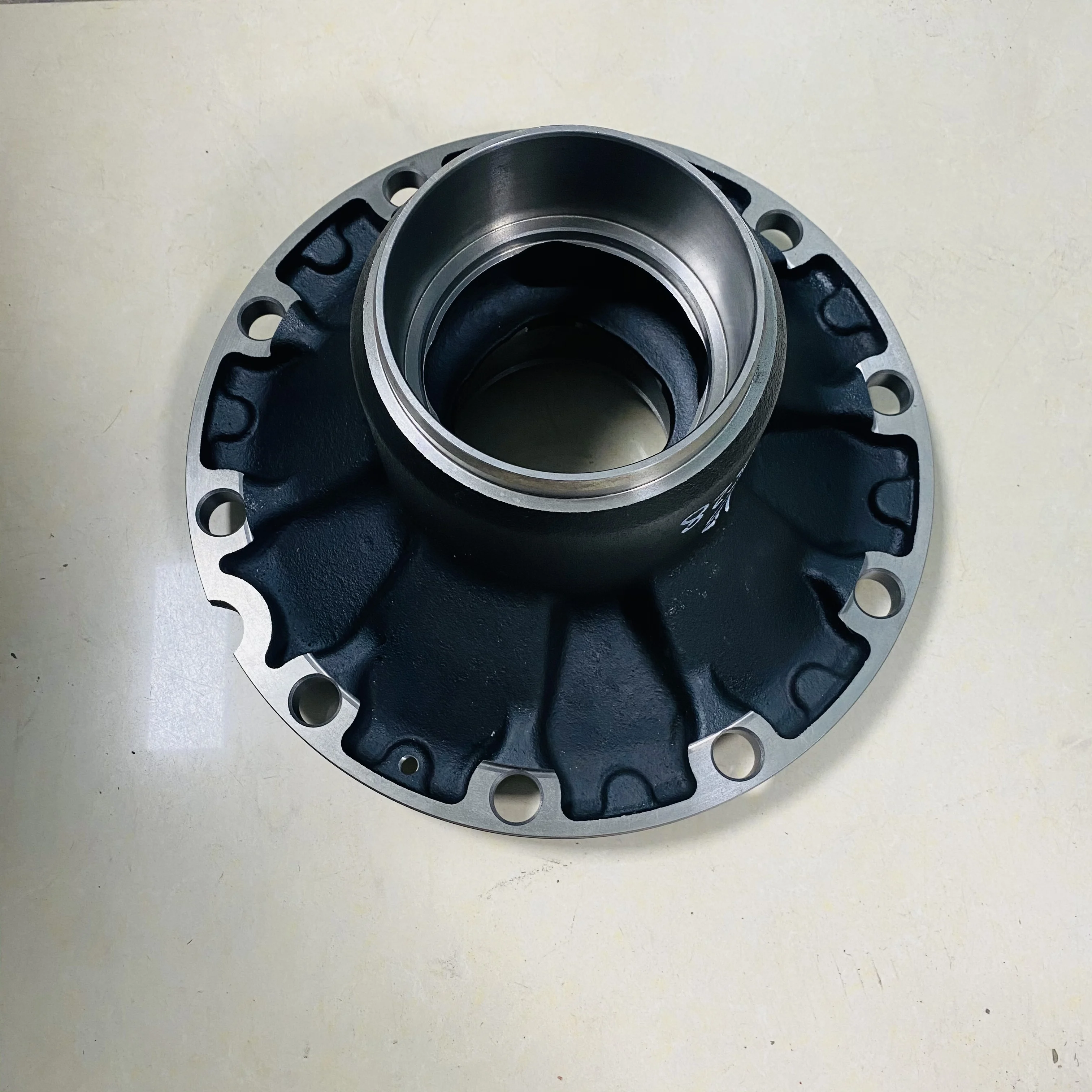 Factory professional HD90009410040 front hub