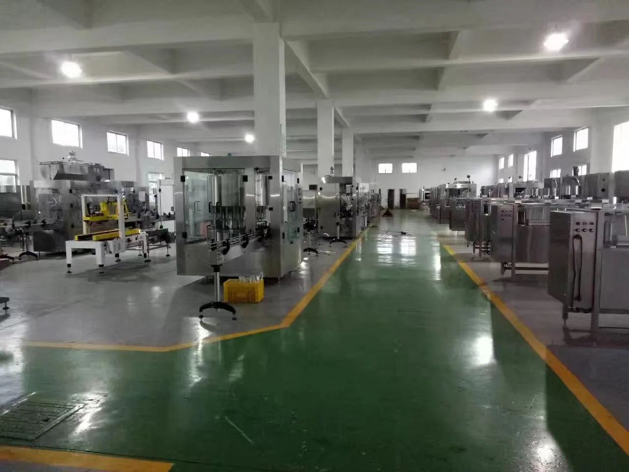 pet bottle labeling machine adhesive label for plastic drink food cosmetic pesticide ketchup bottles adhesive label machine