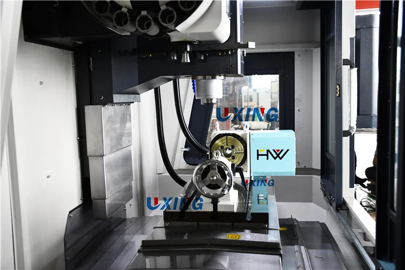 China Siemens fanuc control 3 axis cnc vertical metal milling machine 4th rotary with tailstock V65