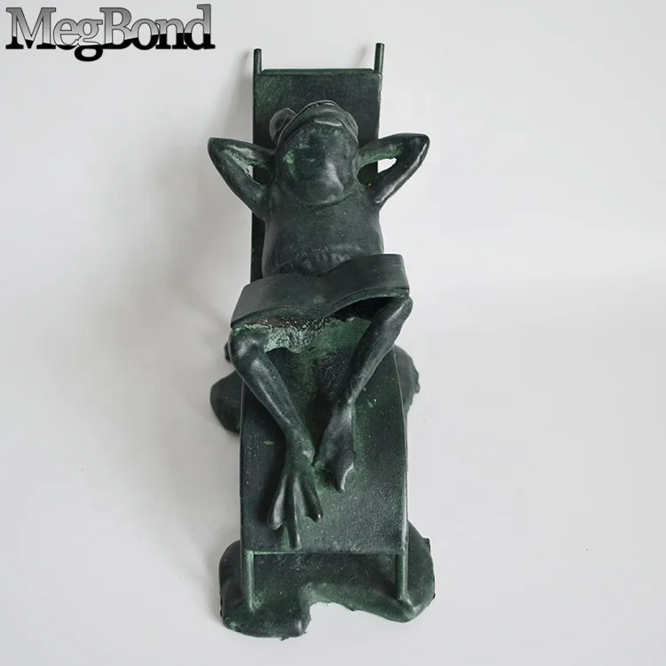 Classic metal frog lying on beach office table gift for decoration, metal frog table figurine