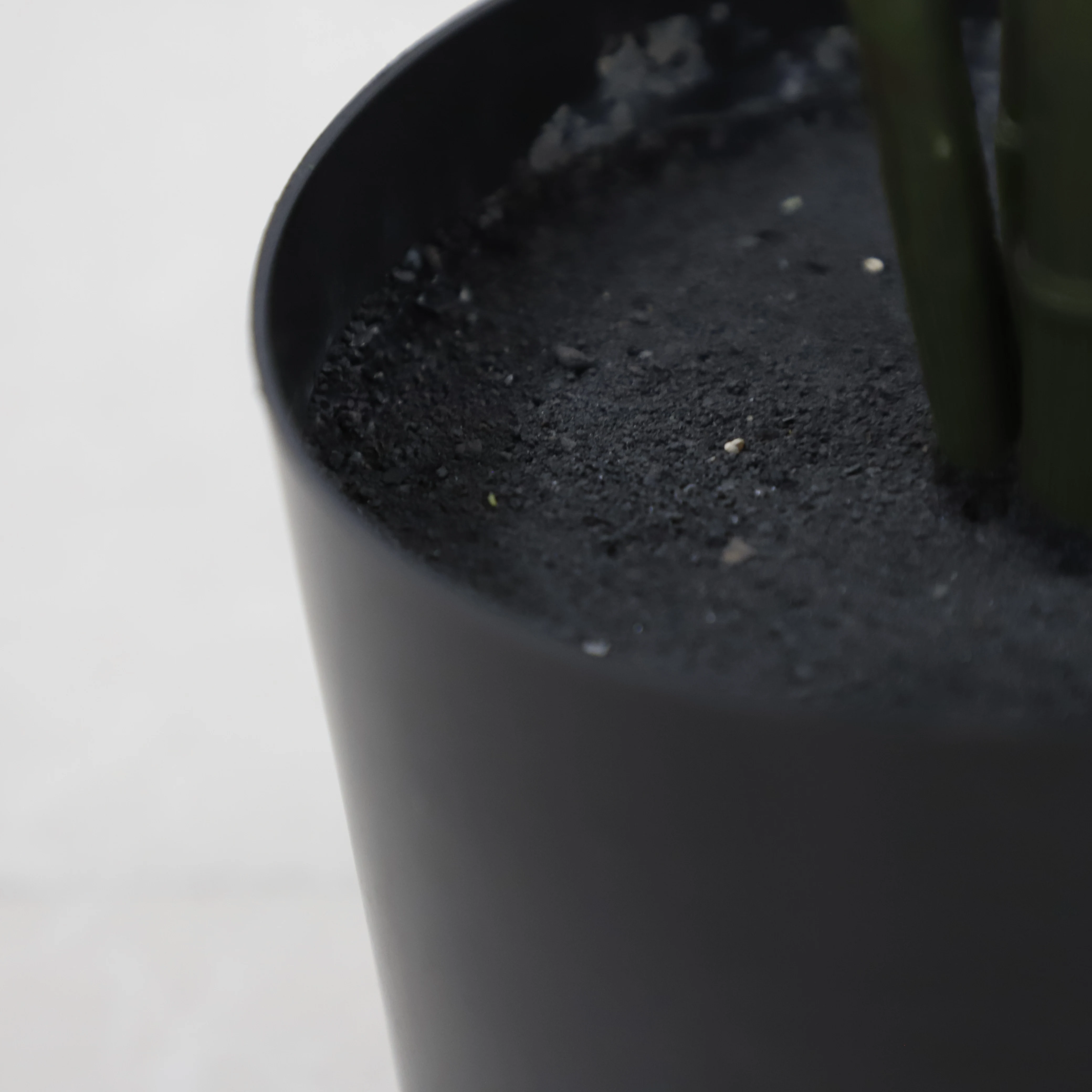 Morden Nordic Home Decor Plastic Fake Plants Artificial Palm Tree Interior Decor Room Fake Palm Trees Artificial Kwai Tree