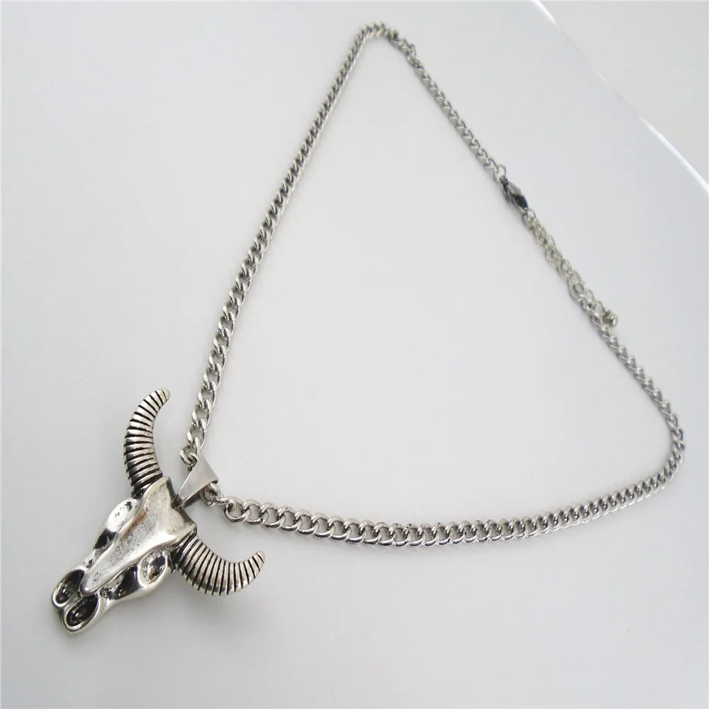 cowboy western of bull head pendant necklace
