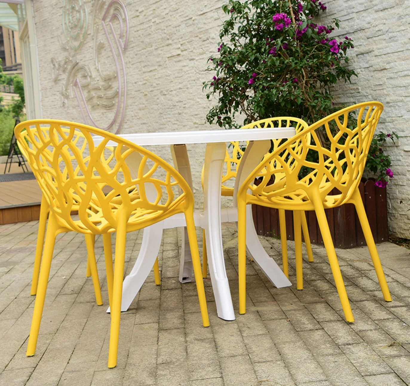 Modern Durable Colored Plastic Table and Chair Set for Bedroom Home Gym for Outdoor Hotel Entry Warehouse Laundry Use