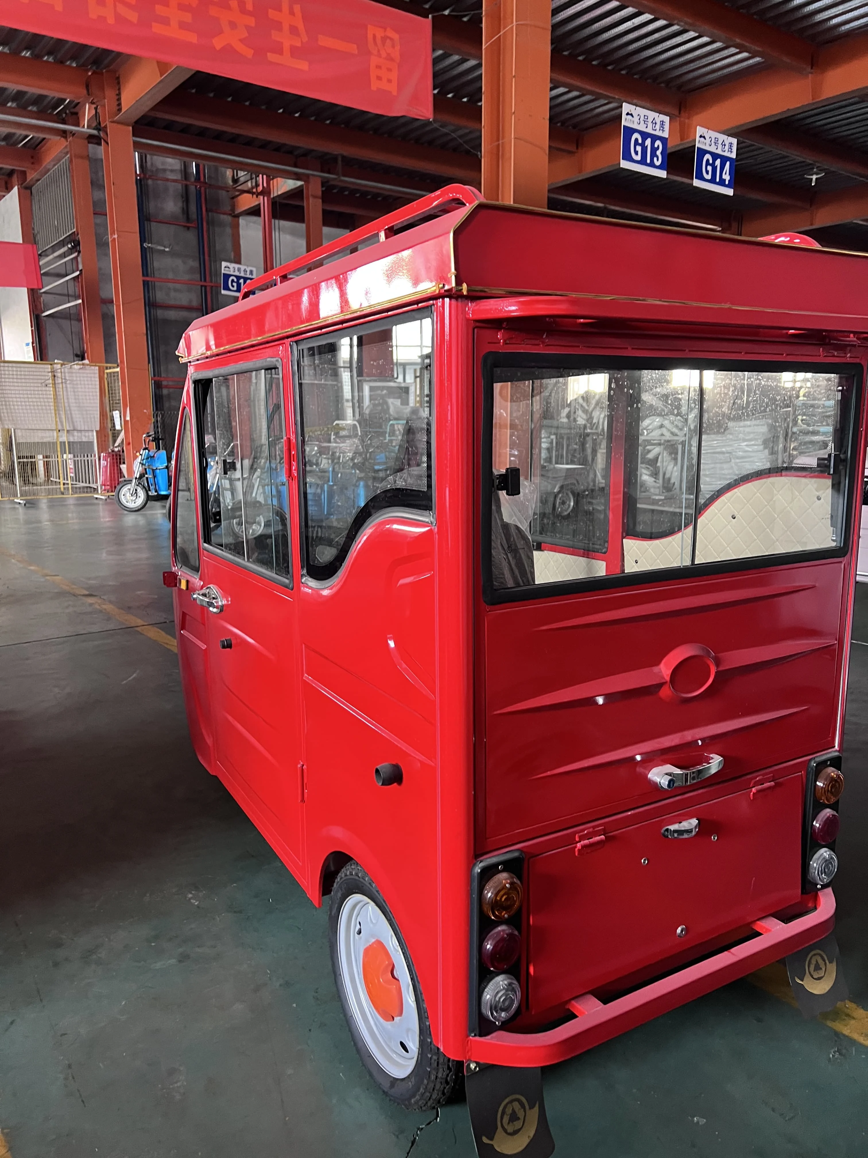 New Design 48v 60v 72v 800w 1000w 1200w 1500w 2000w Family Steel Closed Passenger Three Wheel Electric Tricycle EEC Certified