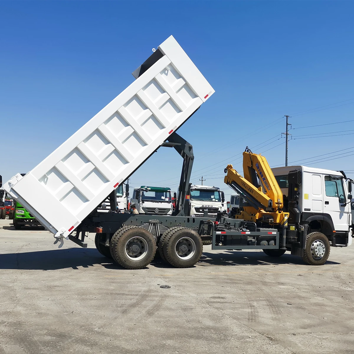 Brand New HOWO Tri Axle 8x4 371HP Euro3 Dump Truck for Sale