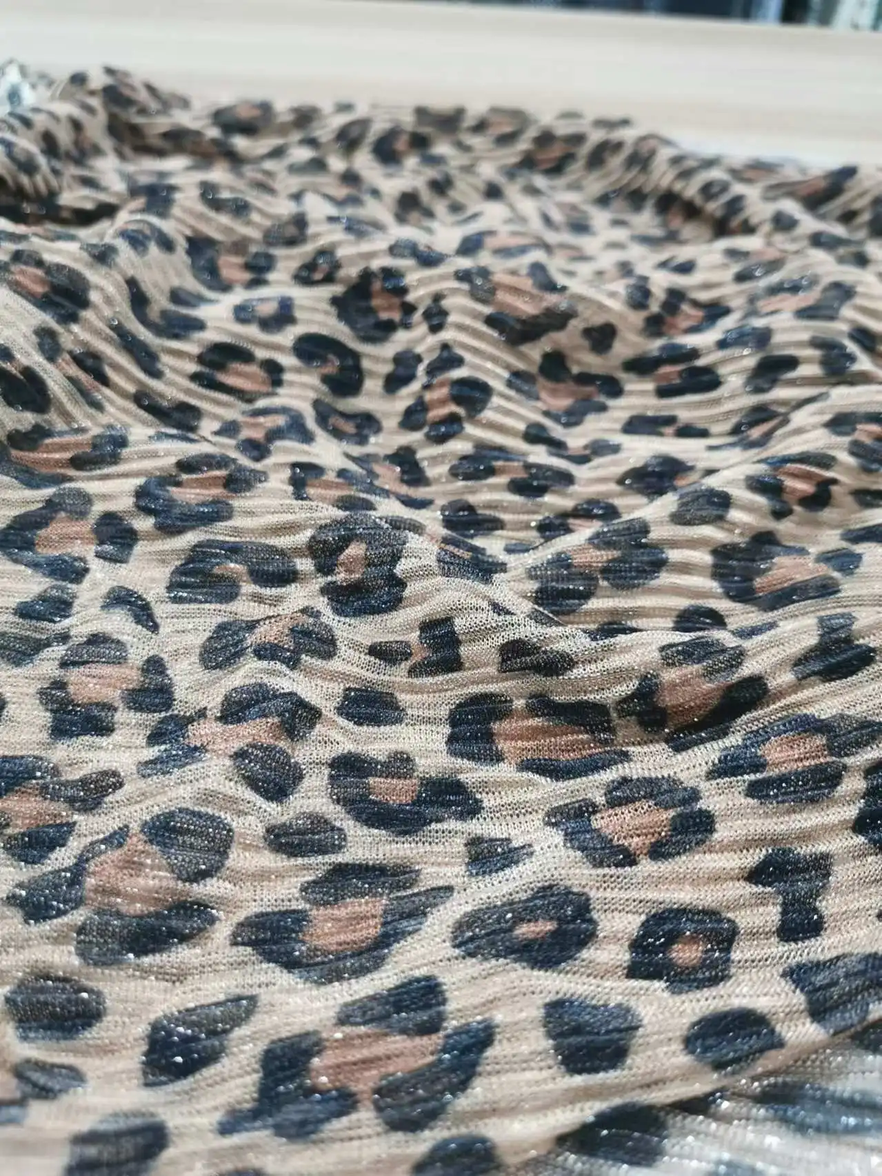 Factory specializing in 100% polyester ultra-fine fiber double crepe striped Jacquard pleated chiffon crepe fabric dress