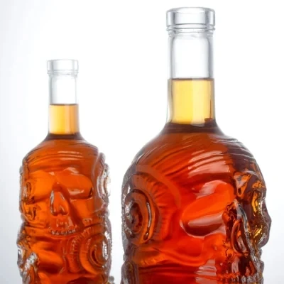 Custom Creative Fancy Glass Wine Bottles Decorative Medusa Skull Liquor Vodka Glass Bottle with Cork Stopper