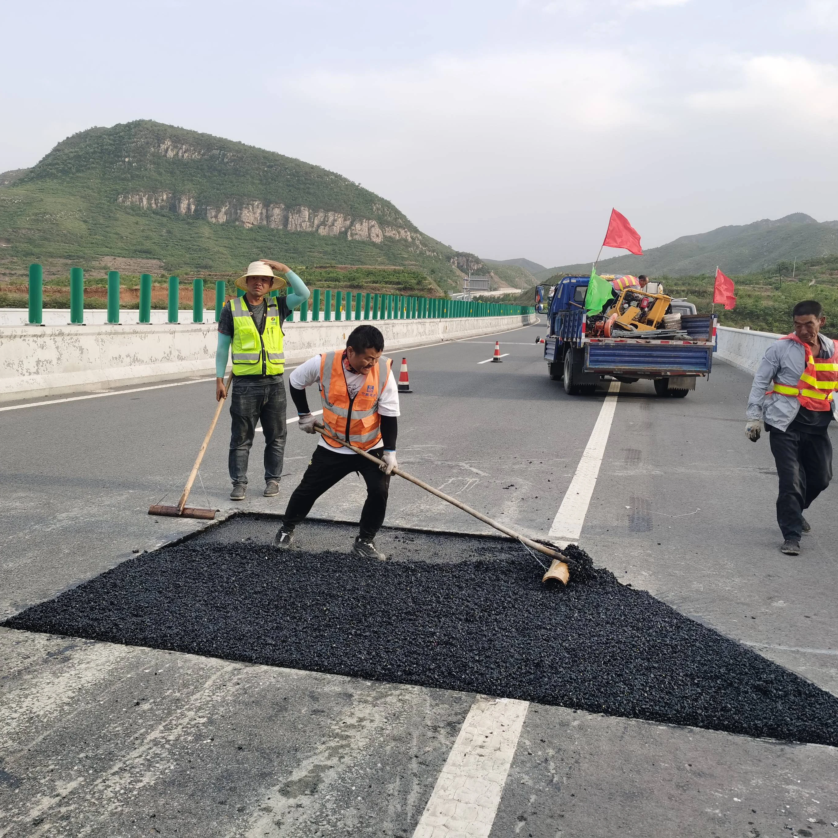 factory directly cold asphalt cold for repair roda cold asphalt in bags