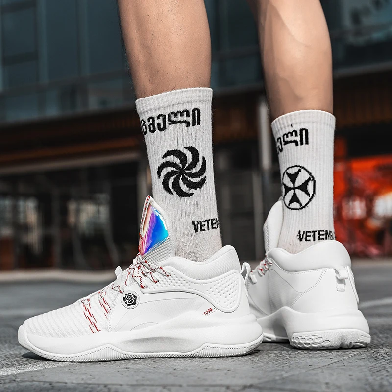 Suppliers Wholesale Men Fashion Sports Style Sneakers Non Slip Basketball Shoes