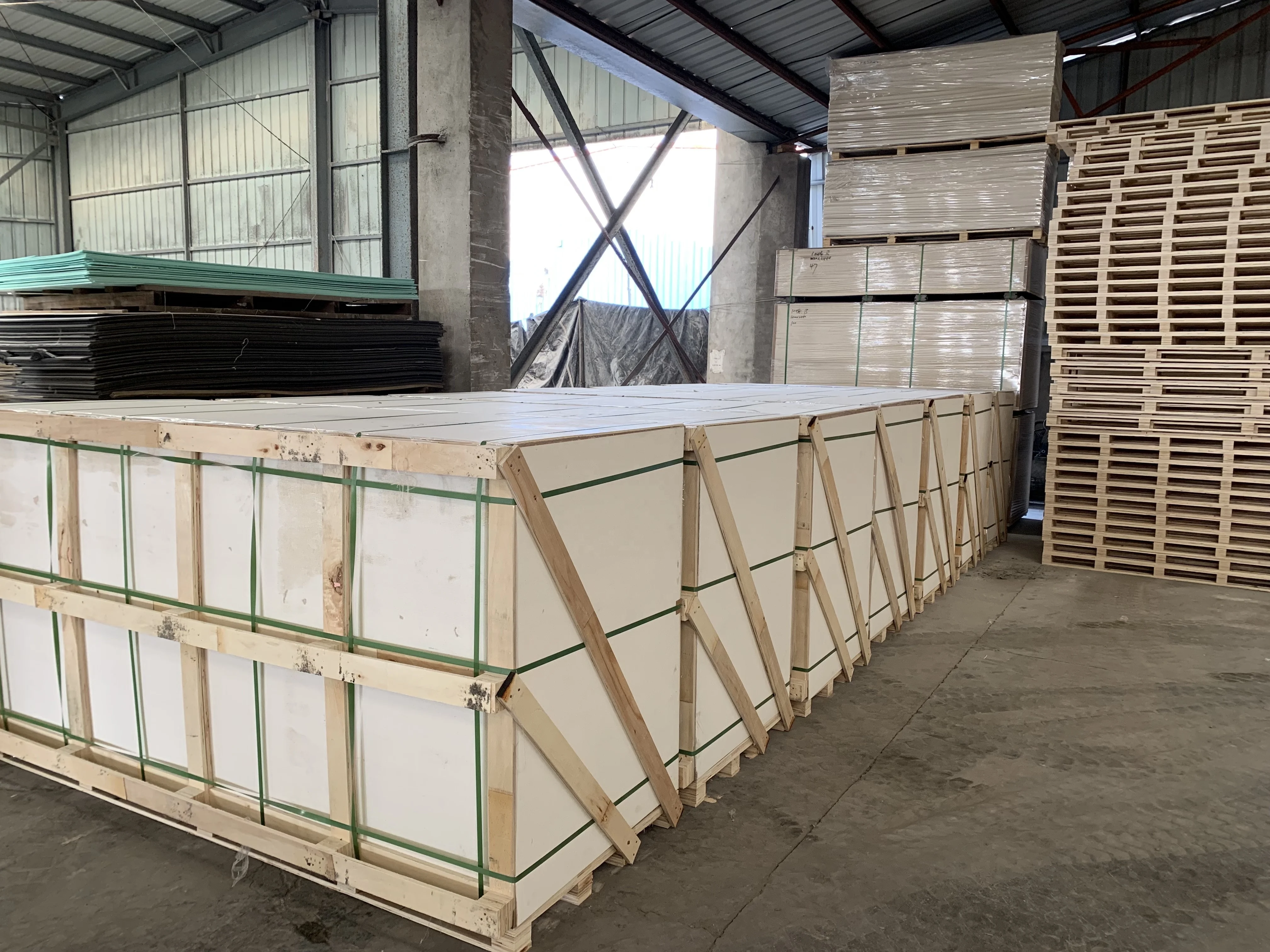 2025 Stable Quality Waterproof MGO MGSO4 Board Magnesium Sulfate Board Suitable for Rainy Place