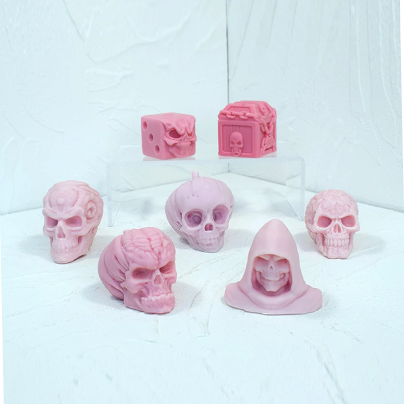 Силиконовая форма для свечей с черепом