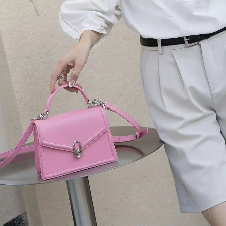 High end design crossbody bag, simple and luxurious, single shoulder and armpit genuine leather bag, 2024 classic handbag