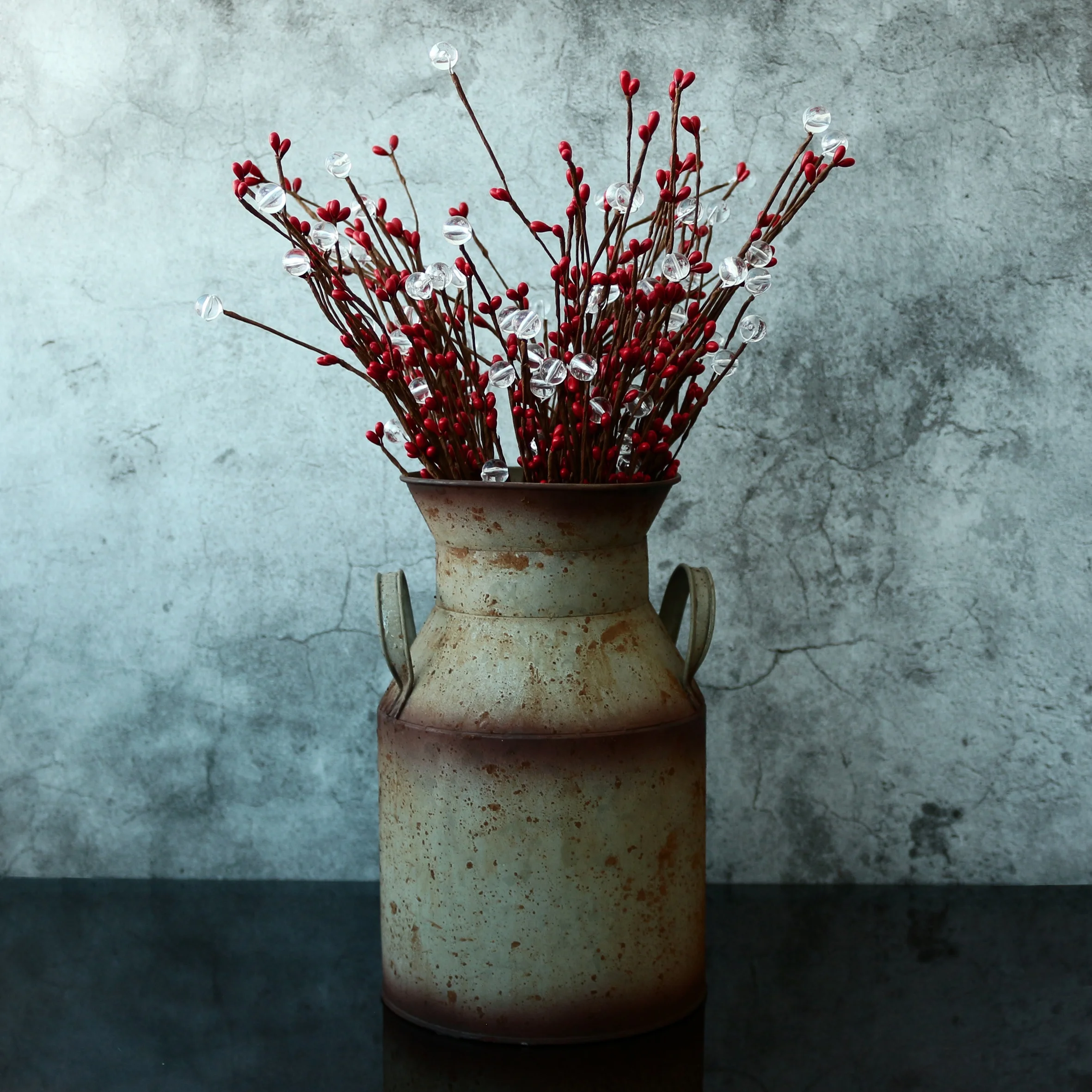 Galvanized Metal Milk Can, Old Rustic Primitives Jug Vase for Home and Garden Decor. Dia. 6-1/8 X 10 Inch