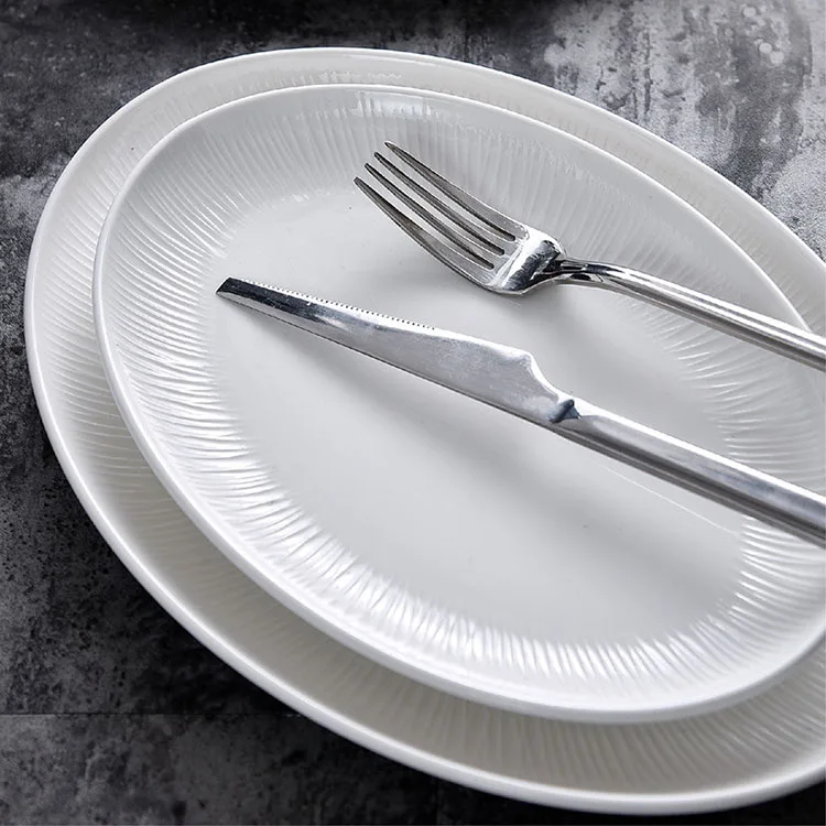 Good Quality Embossed Ceramic Porcelain Dinner Charger Plate In Stock