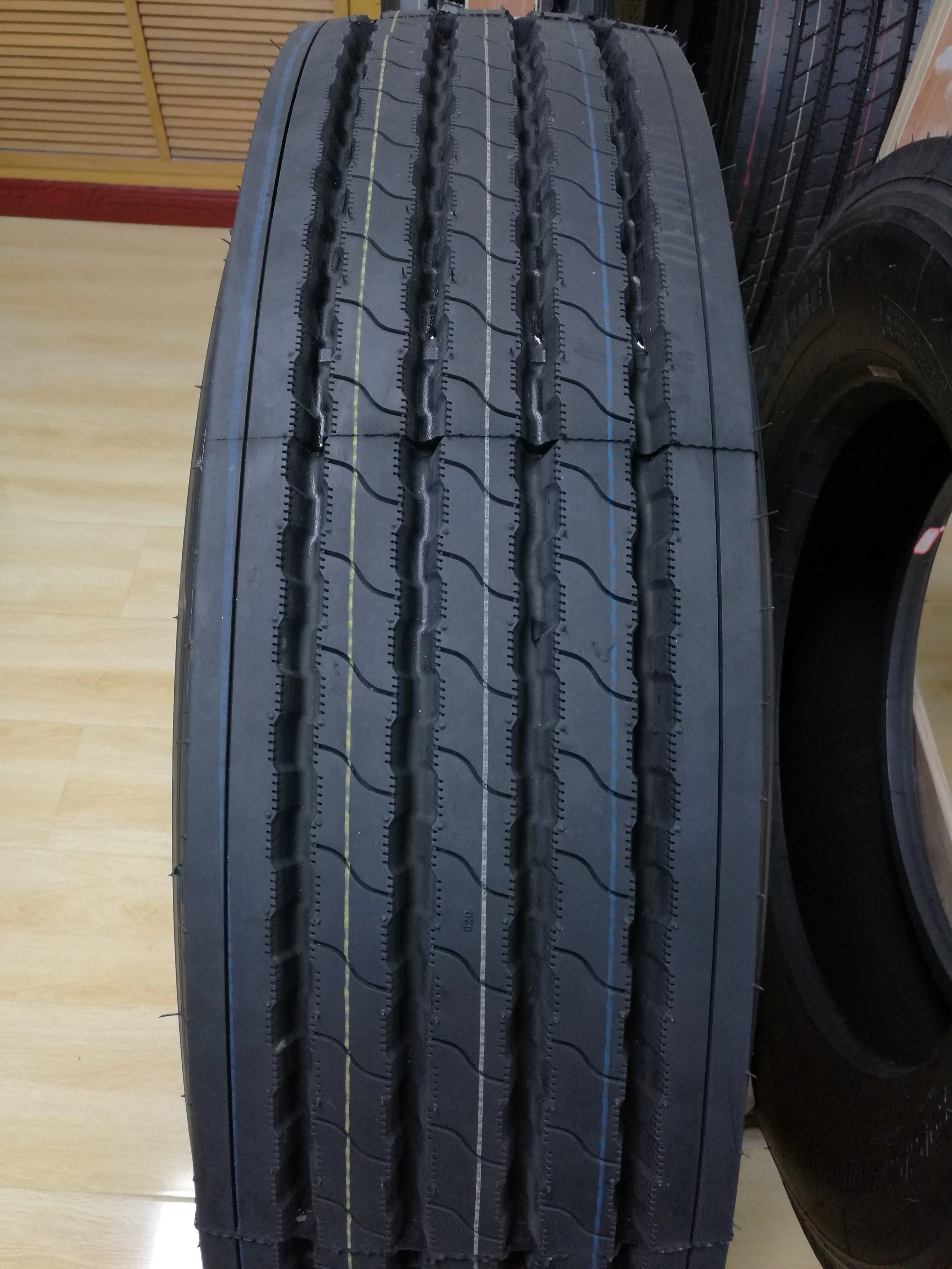Truck Bus Tyre 11R22.5  All steel Radial tire  Latest Design Directional Pattern