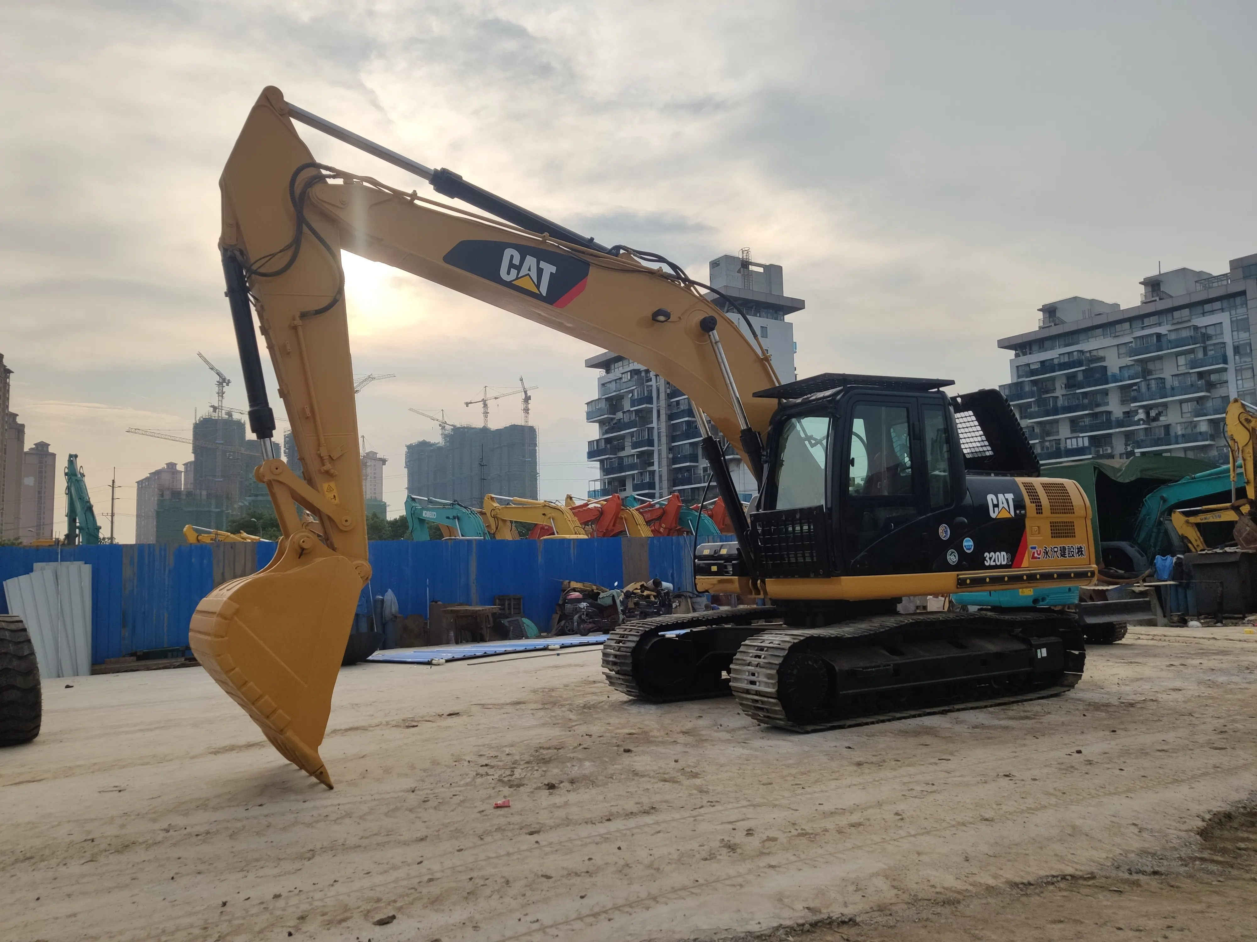 Оригинальный экскаватор CAT320D CAT320D2 CAT320 CAT 320 экскаваторы