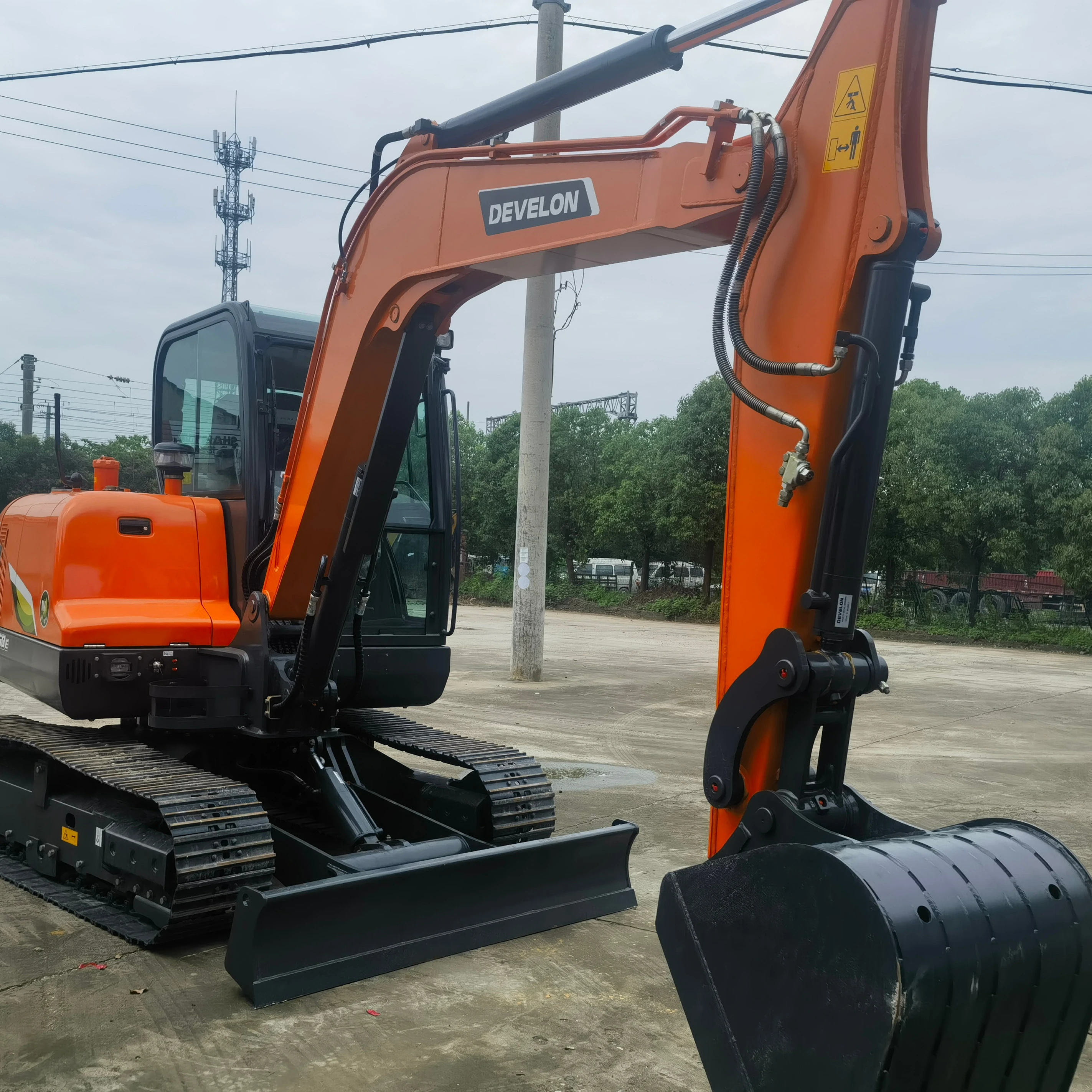 Хорошая производительность Землеройная техника использованный Doosan DX 60E DH60 60 для продажи DX60E-9C в наличии