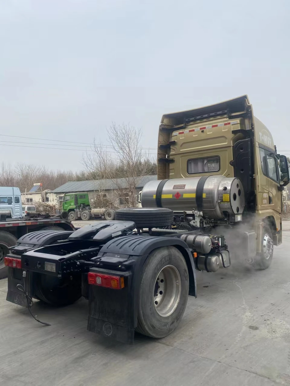 SHACMAN F2000 4x2 тягач с двигателем weichai мощностью 340 л.с.