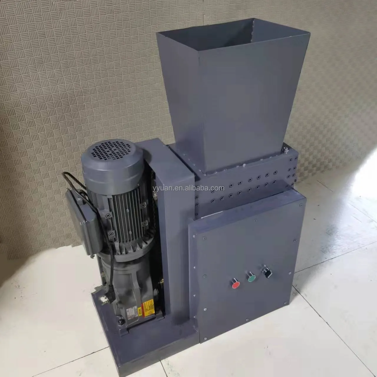 desktop  mini small shredder machine waste plastic rubber metal recycling waste crushing shredding machine box