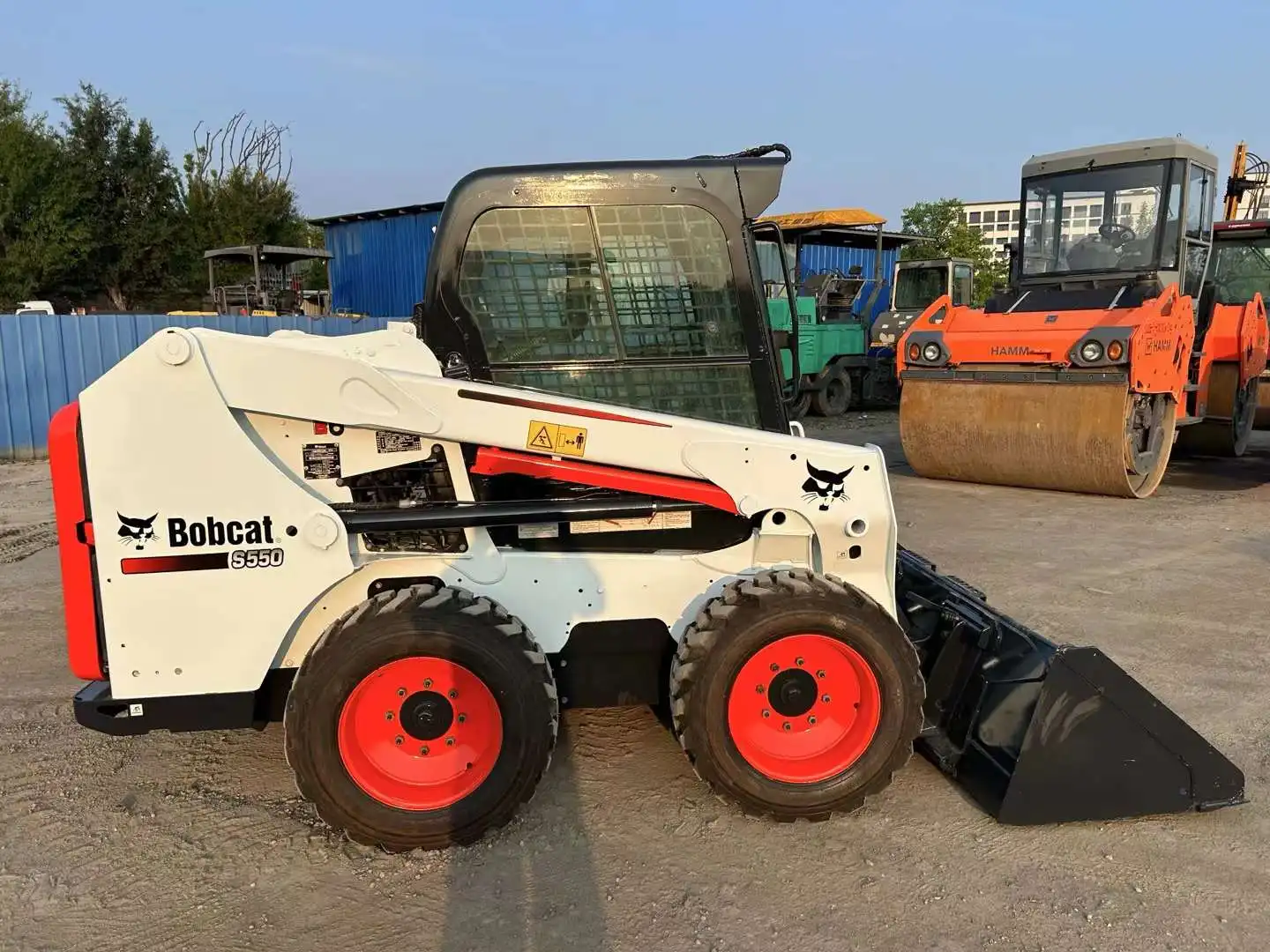 used skid steer loader bobcat S550 S70 S130 S300 S450 S16 S18 Cheap Wholesale loaders slip loaders Bobcat good condition