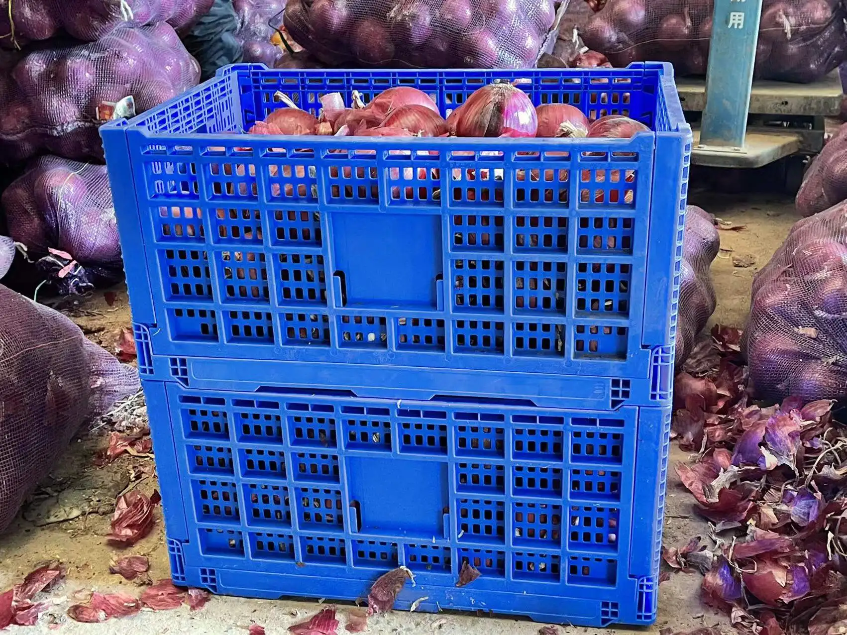 Plastic Produce Crates, Stackable Vegetable Harvest Crates containers  and bins to cleanly and safely harvest and store fru