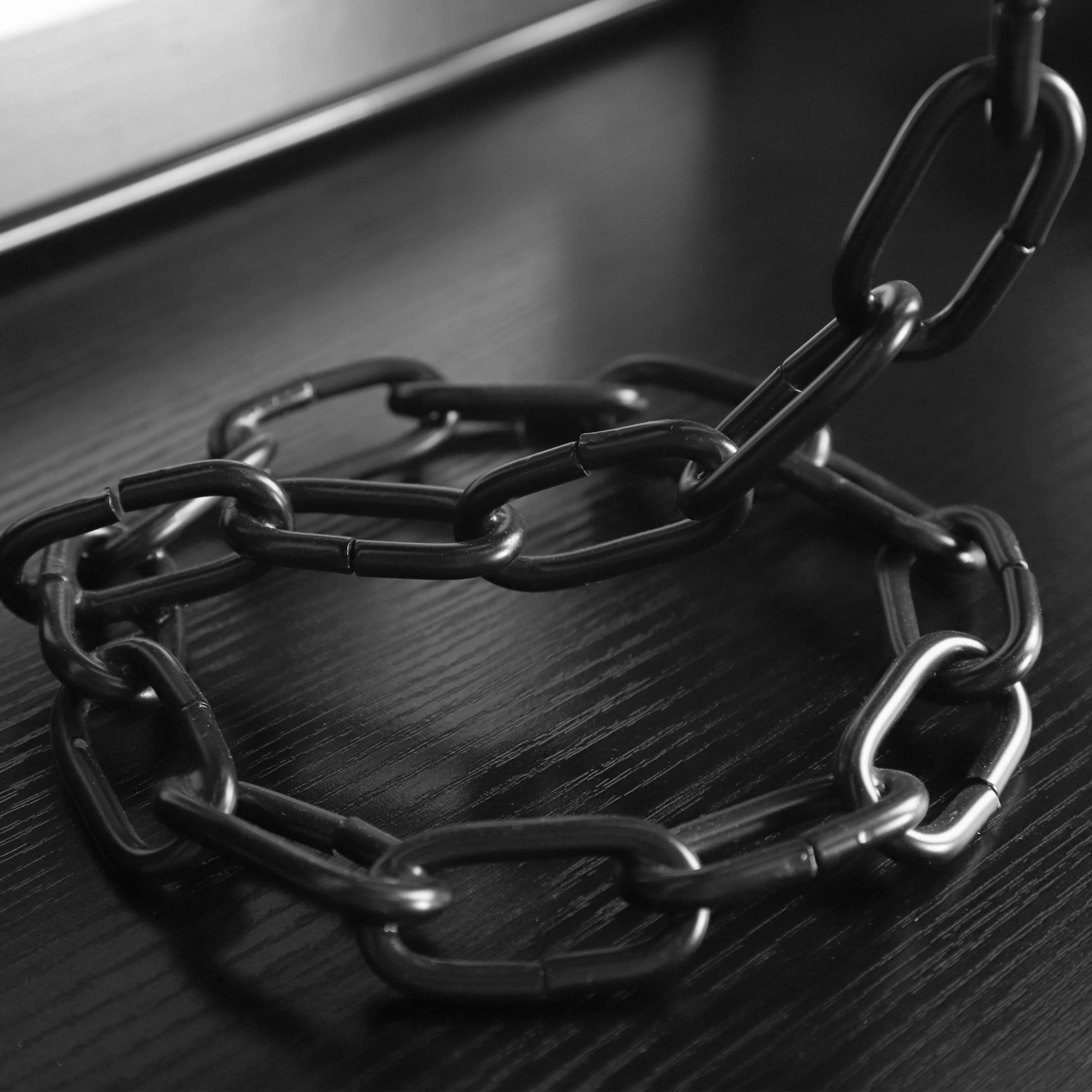 Simple modern wabi-Sabi vintage chain candlestick in ancient style iron art candlestick chain model room sales office porch