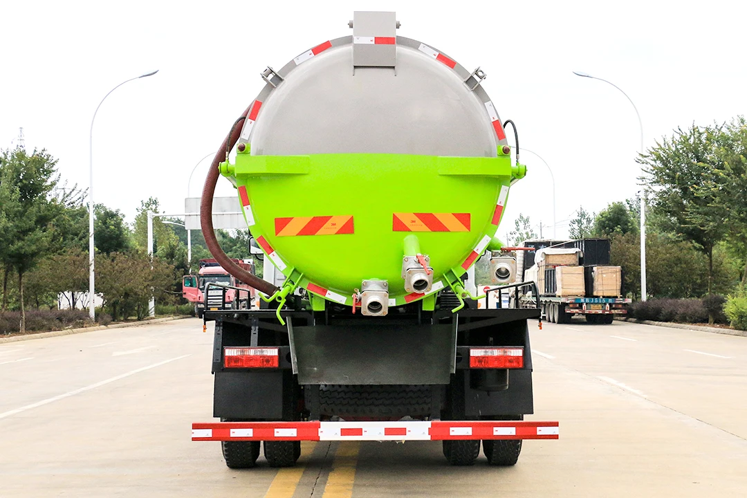 China 4*2 Sewage Suction Trucks 12 cubic meters Cummins 195HP Sewage Sludge Suction And Transportation Truck