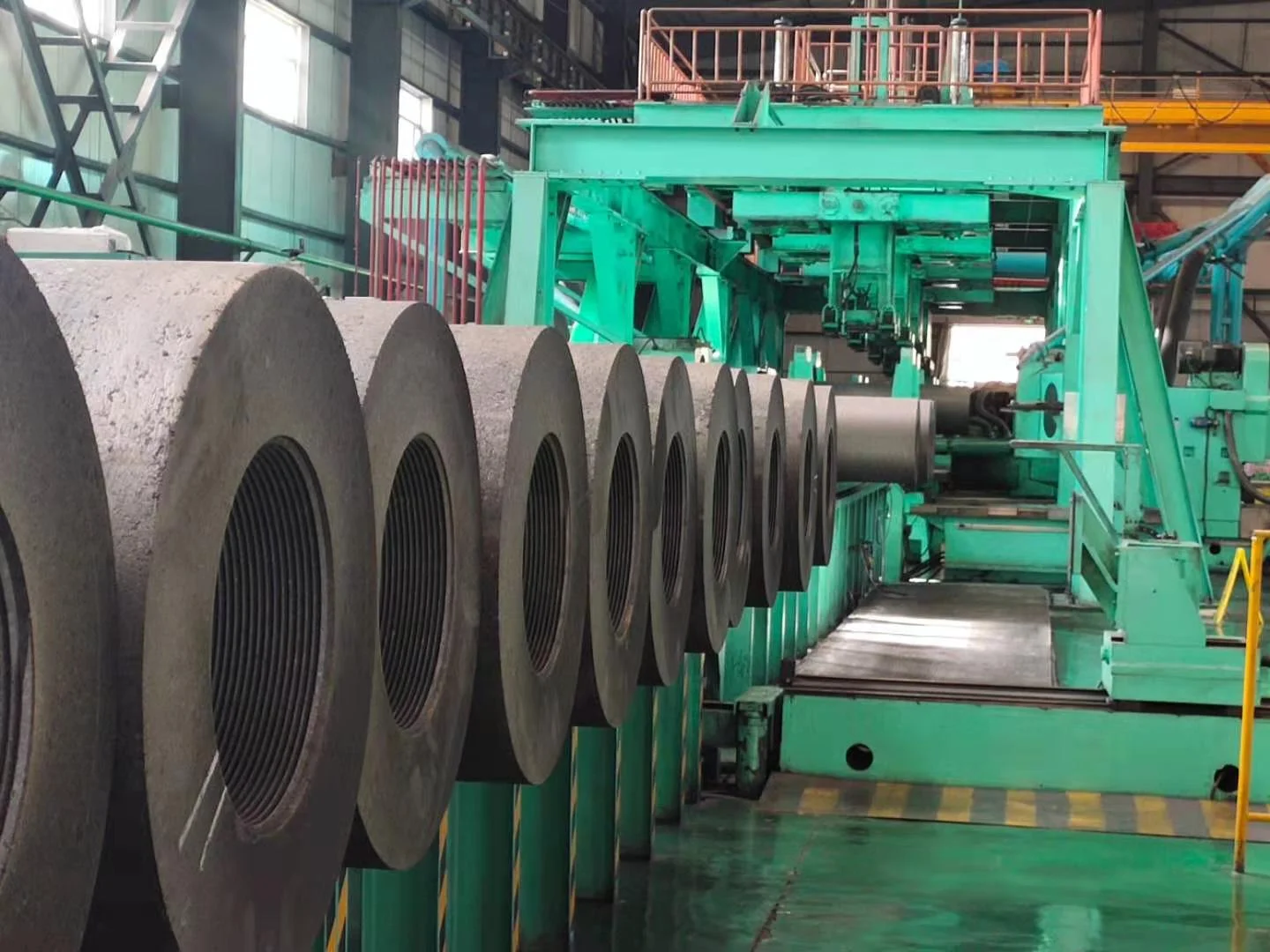 China Manufacturer High Carbon UHP/High Power/RP Graphite Electrode 100 200 300 400 500 600 700mm