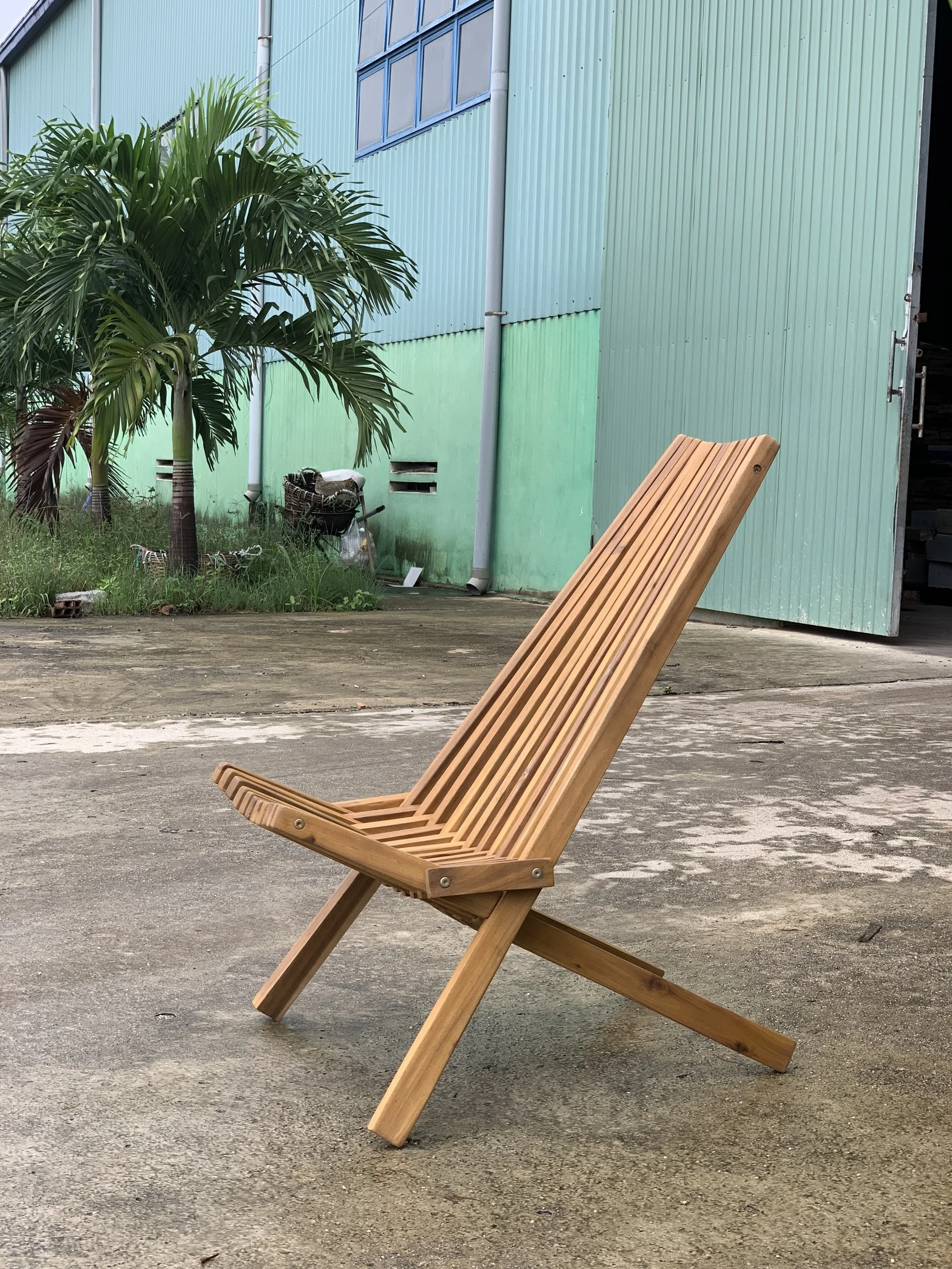 High quality Vietnamese Acacia wood  Outdoor fishing chair / Camping wooden beach chair