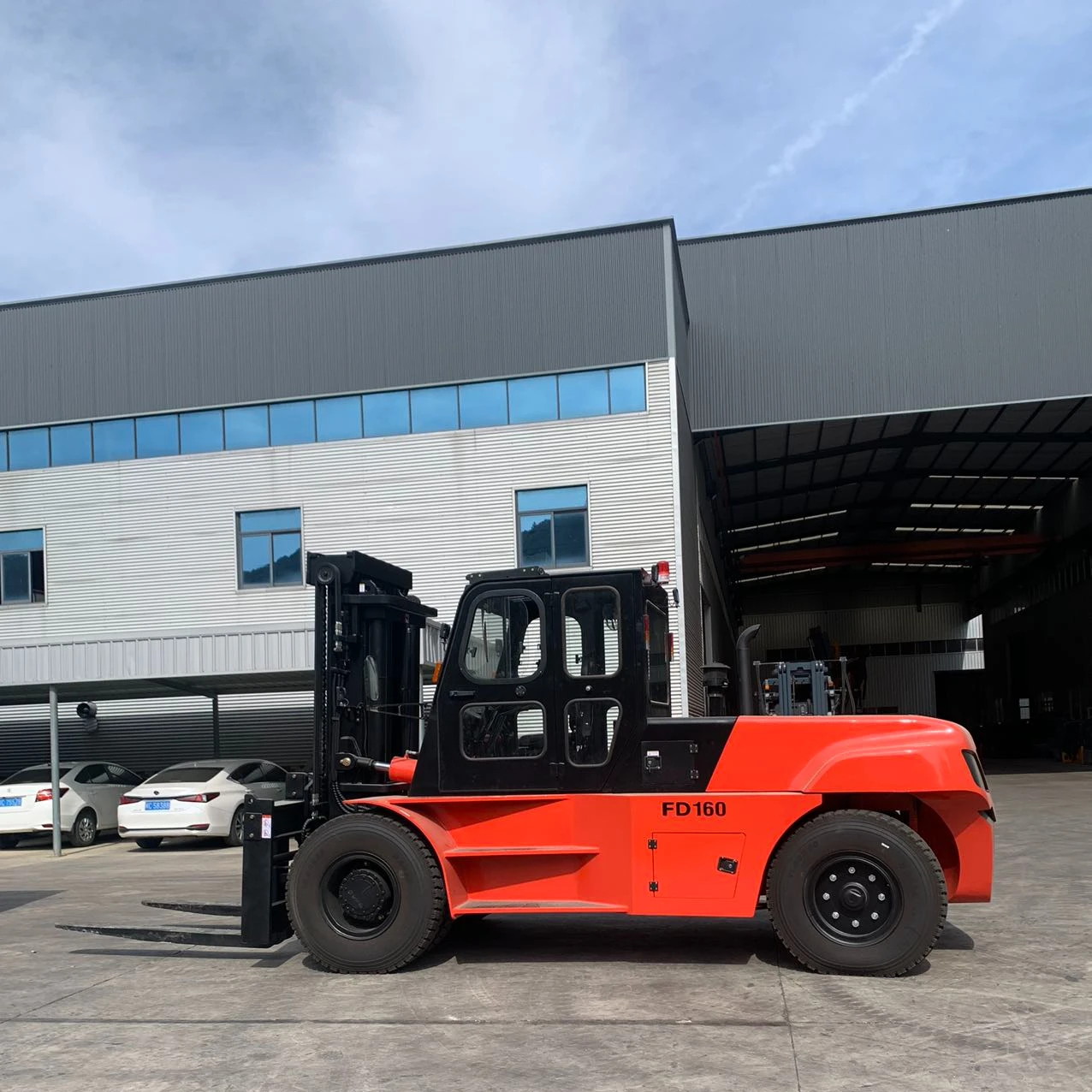 Xinghao Outdoor EPA Euro 3 5 Montacargas Mauefacture Carretilla Elecadora Chariot  Price Fork Lift Truck Diesel Forklifts