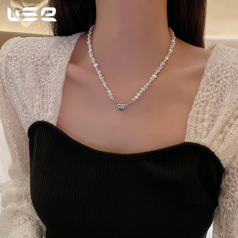 High Quality Trendy Popular Alloy Irregular Pearl Fashion Necklaces Female Magnet Love Clavicle Chain