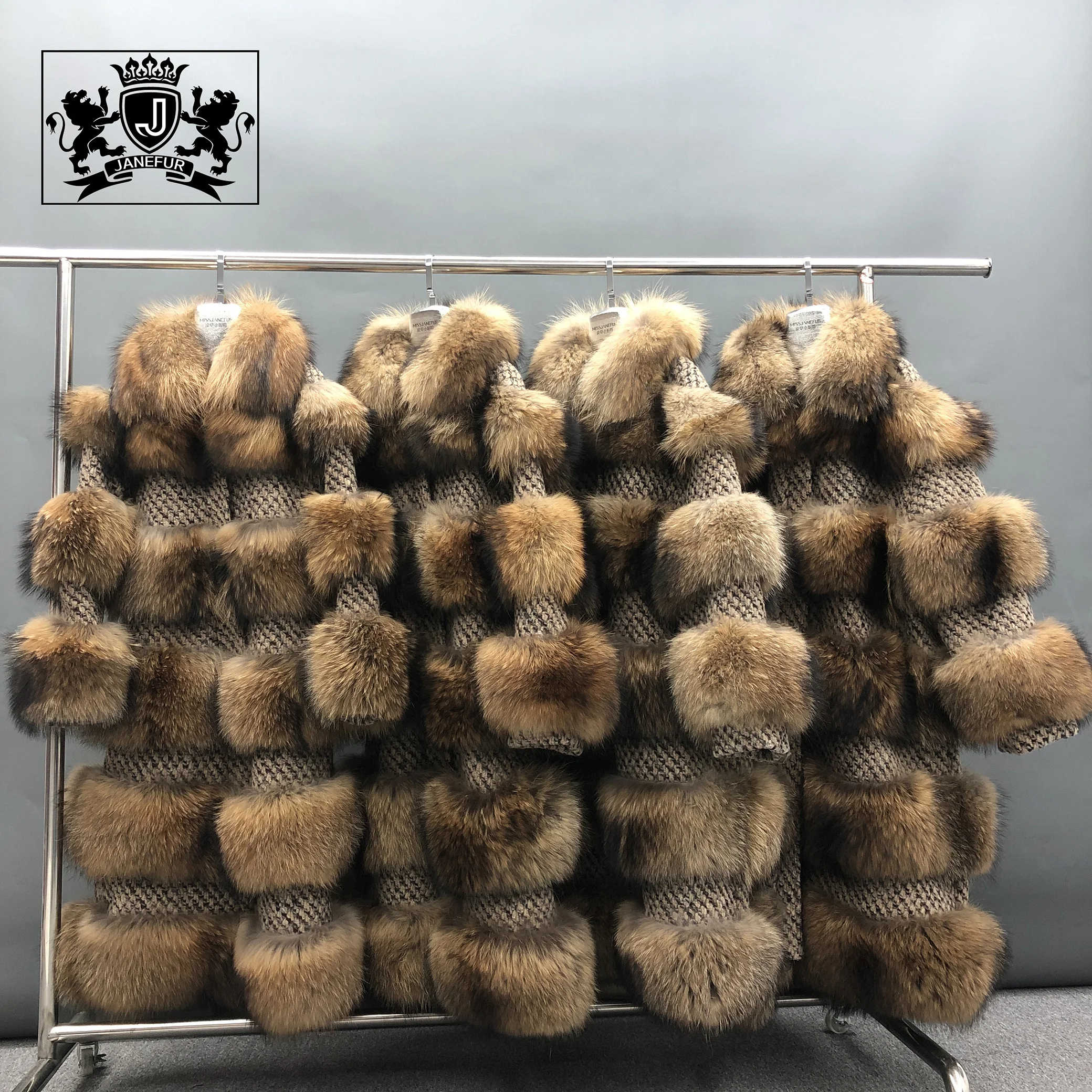 Janefur Hot Sale Winter Real Raccoon Fur Jacket Wholesale women Cashmere Natural Fur X Long Raccoon Fur Coats