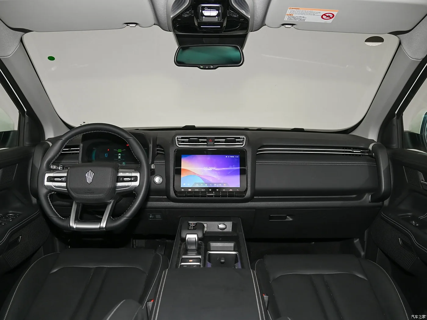 Chinese Brand JMC Dadao EV Left Hand Drive 501km 4 Doors 5 Seats Pure Electric Pickup Truck For Adult