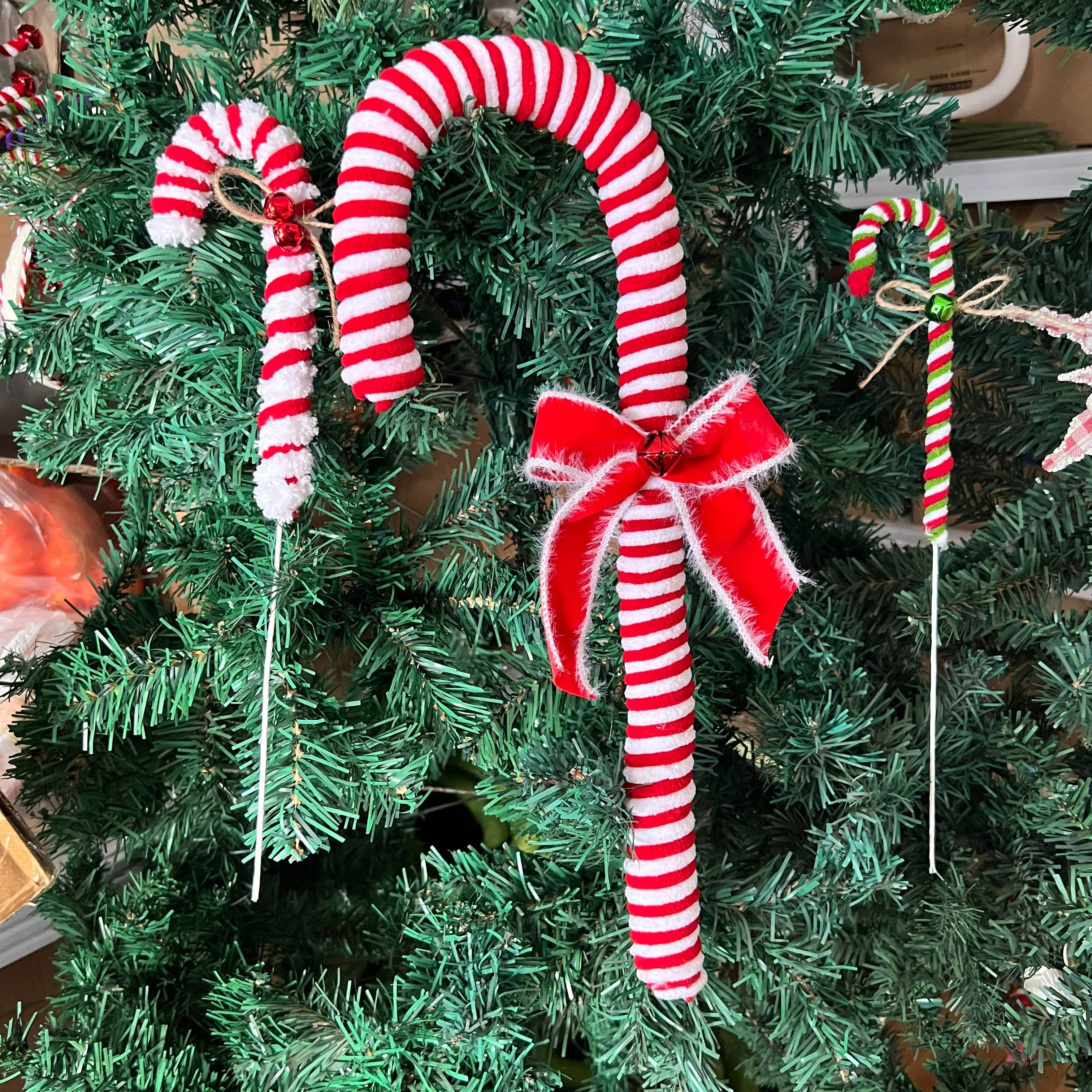 2024 Santa Gift Candy Cane Ornaments Christmas Tree Decorations Hanging Pendant Xmas Decor Bauble for Kids Outdoor Usage