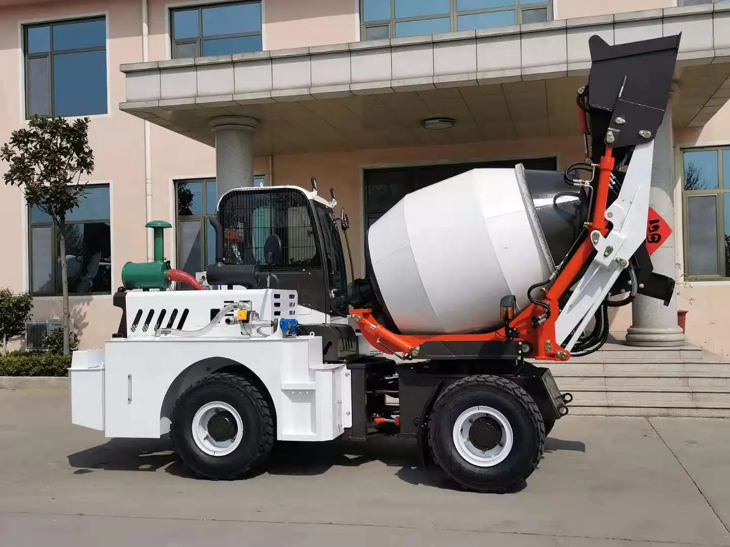 New 1.5m3 Self-Charging Concrete Mixer Truck Self-Loading Construction Gearbox Bearing Pump With Cement Mixing Machine