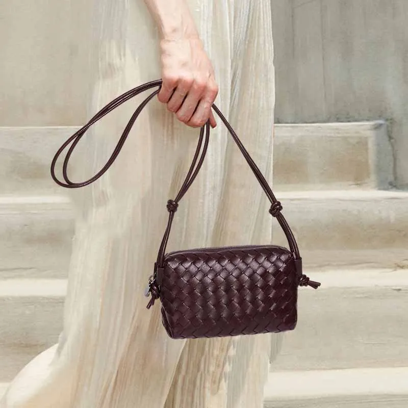 Handmade braided bag new shoulder small square bag simple solid colour coin purse leisure fashion hundred with crossbody bag