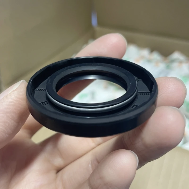 TC Skeleton Fkm Nbr Rubber Oil Seal Pressure Resistance 28*48*7 TC Type Oil Seal