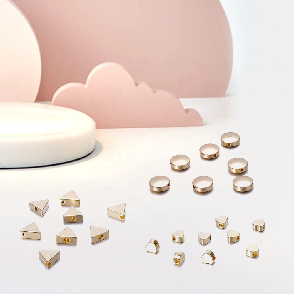 Wholesale Jewelry Making Decorative Necklace Spacer Beads 18K Gold Plated Triangle Heart Metal Brass Beads For Bracelets Making