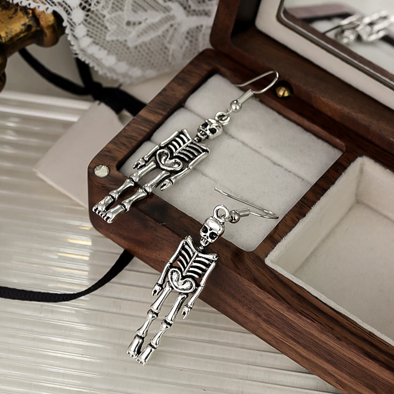 2024 Hot Hip Hop Fashion Jewelry Earrings Simple Halloween Horror Skull Skeleton Hanging Earrings