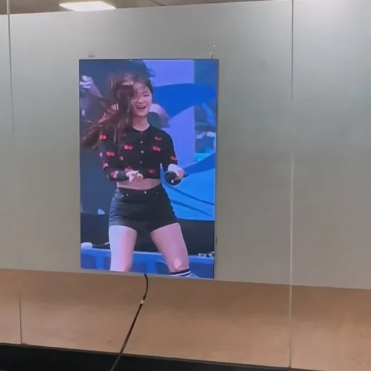 P1.25 P2.5 Indoor Bracket Hanging Led Video Screen Folding Ultra-Thin Ultralight Wifi Control Portable Case Led Poster Display