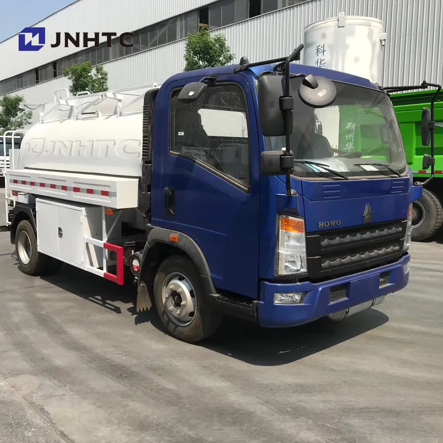 Китайский лучший бренд sinotruk howo 3000L 5000 литровый Автоцистерна для нефти низкая цена небольшой заправочный