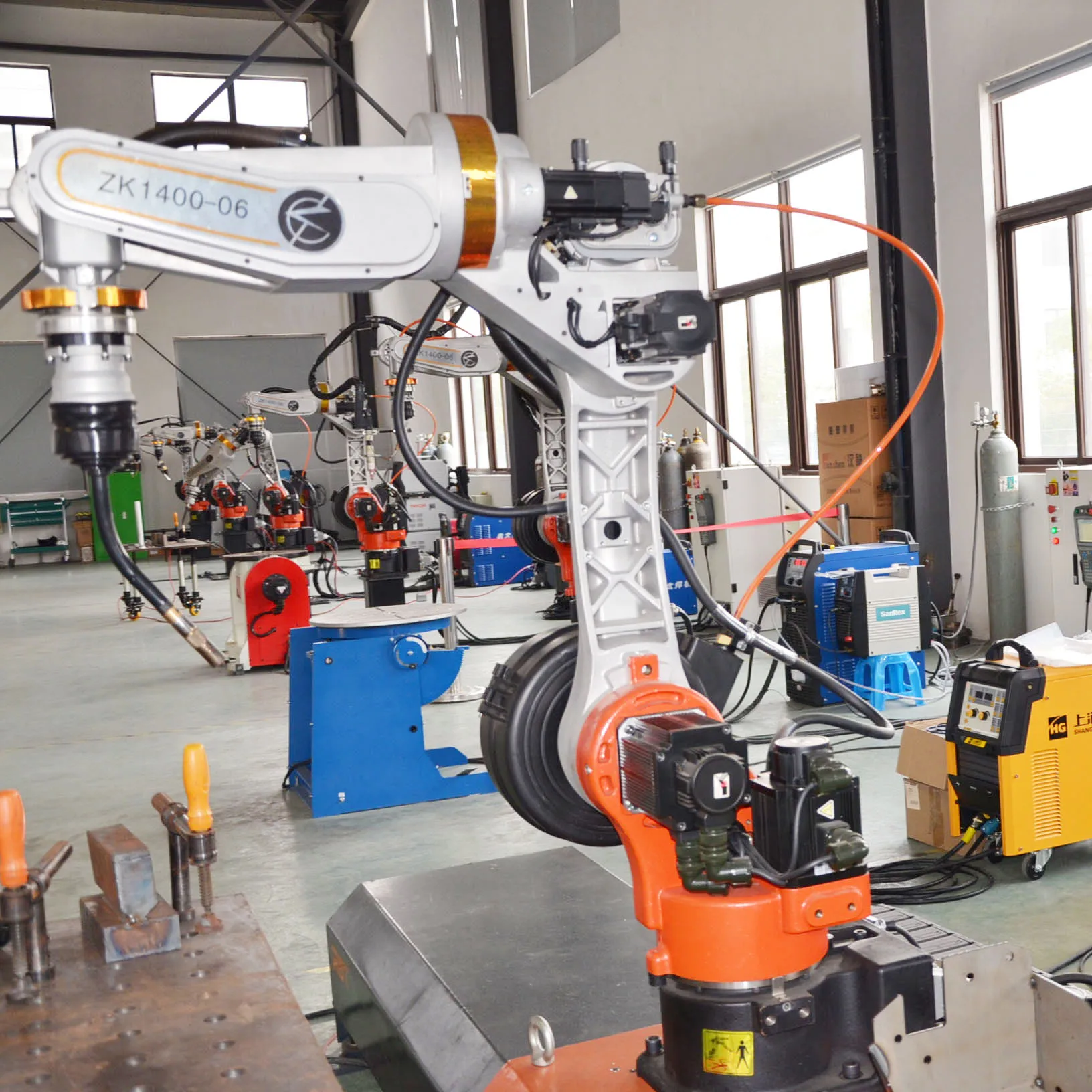 Dental Automatic Welding Robot Mini Mobile Welding Robot 1400mm Spot Welding Robots For Sale