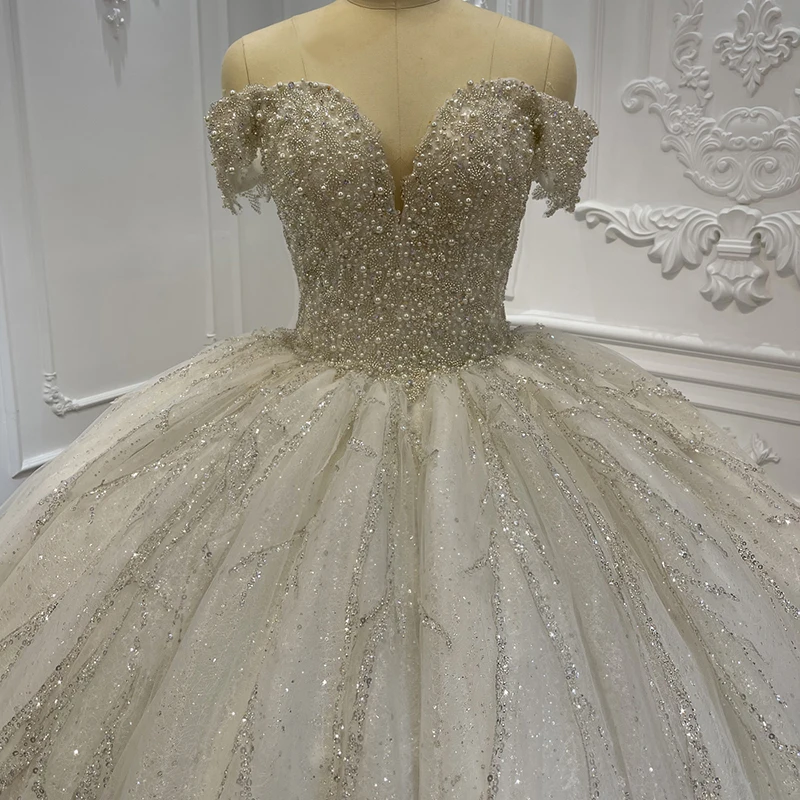 Luxury Pearls Sparkling  Princess Ball Gown Sweetheart Neckline Off-The-Shoulder Beaded Wedding Dress Lscj06