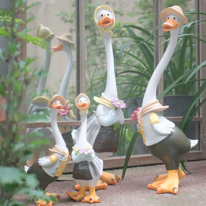 Resin Garden Animal Sculptures Decoration Funny Duck Garden Figurines for Outdoor Decoration Couple Duck Statue