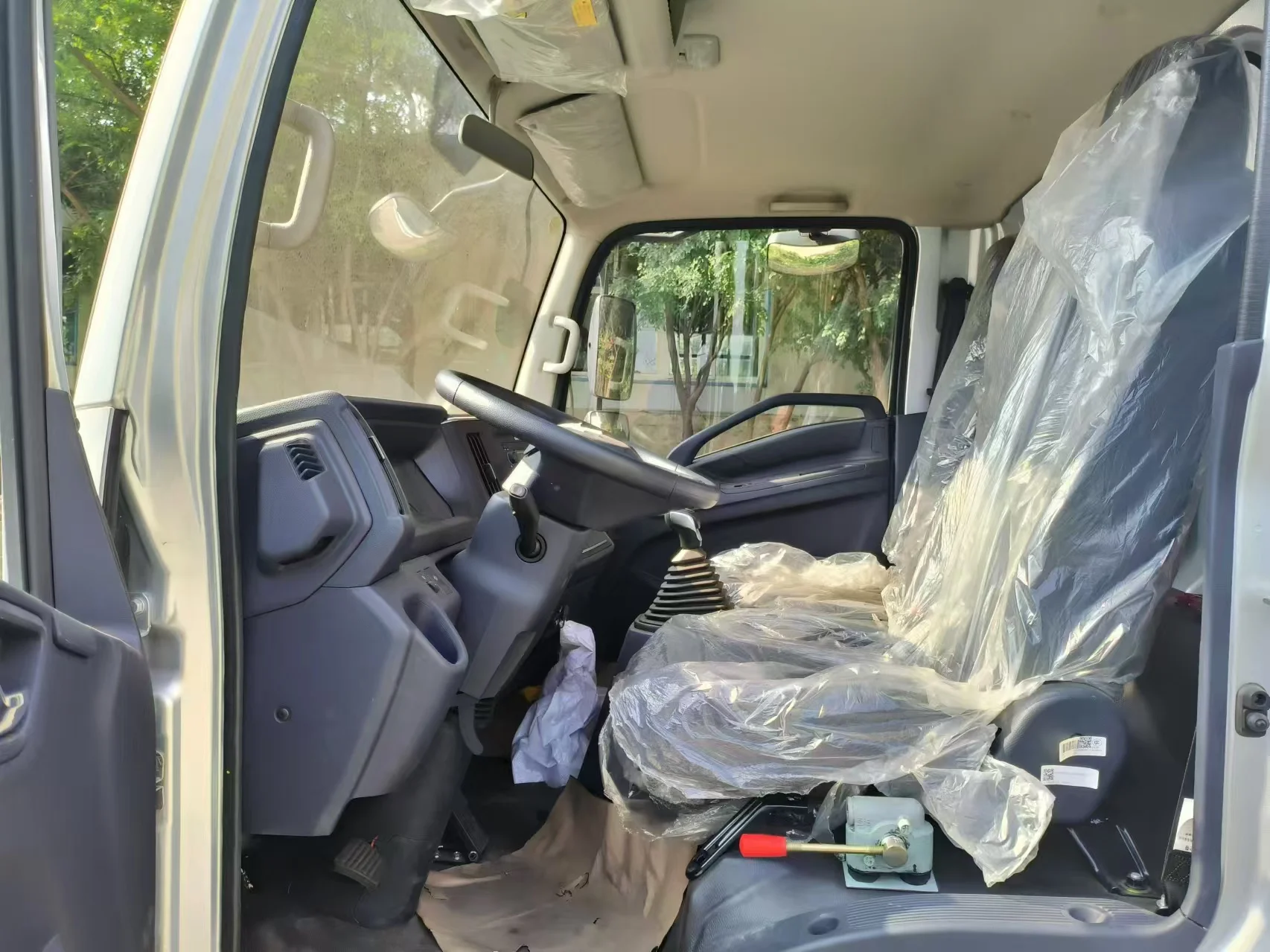 Грузовик Isuzu EC5 для горных перевозок