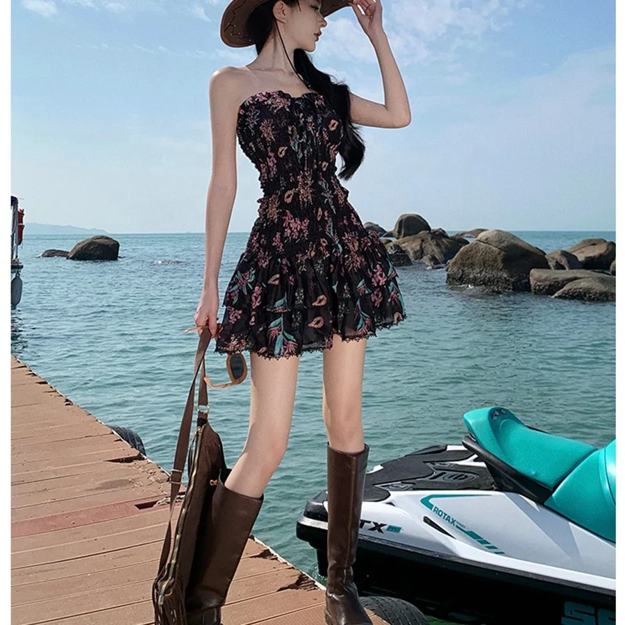 2024 Summer New Fashionable and Sexy Bra Hanging Neck Fold Waist Folding Print Design Sense Short Hip Wrap Dress