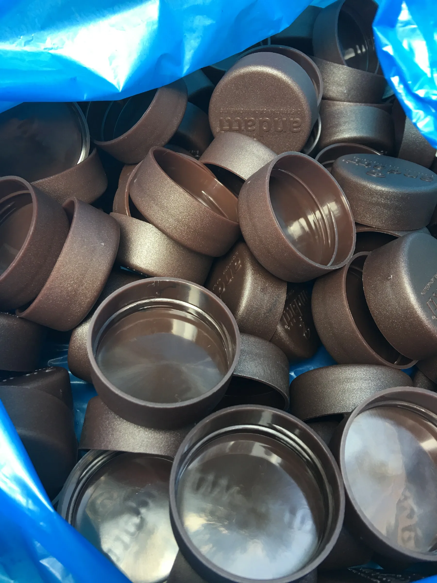 8cavity half hotrunner glass bottle coffer cap injection mould