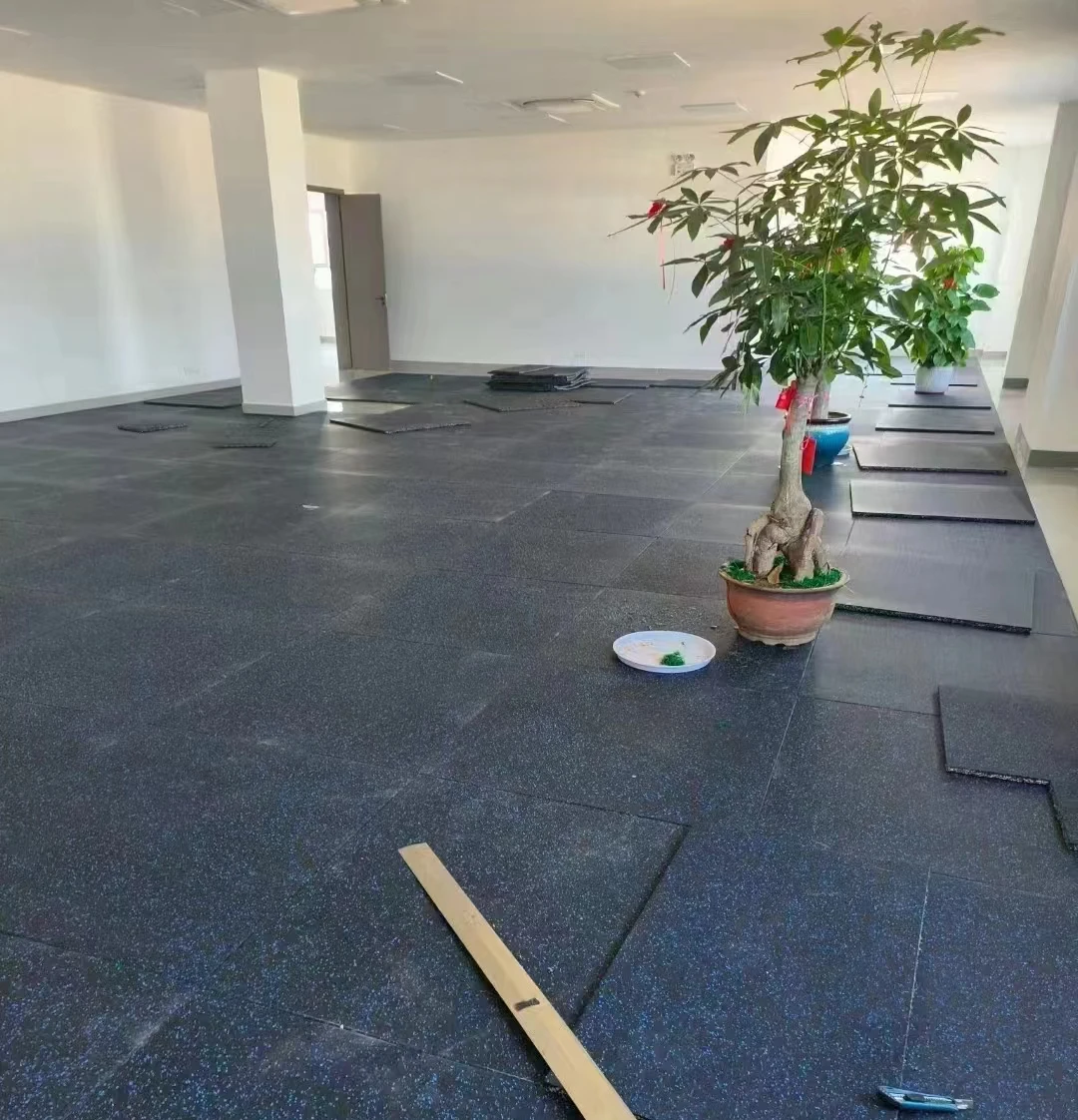 Rubber gym flooring non-slip fireproof interlocking rubber mat supplier