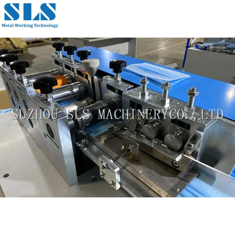 
Semi Automatic Surgical Facial Mask Making Manufacturing Production Line Disposable Medical 3 Ply Non Woven Face Mask Machine 